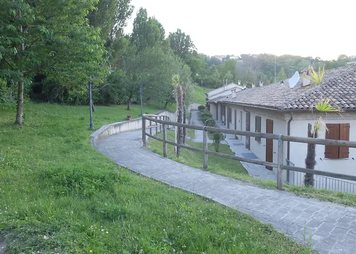 Castello Di Hotel Montegridolfo