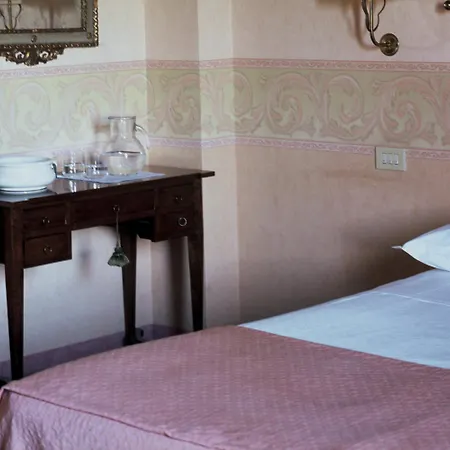 Hotel Castello Di Montegridolfo