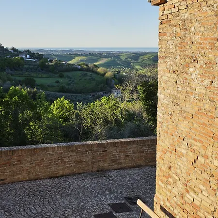 Castello Di Hotel Montegridolfo