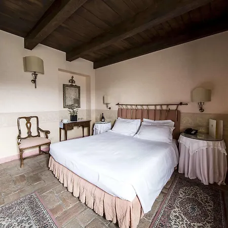 호텔 Castello Di 4*