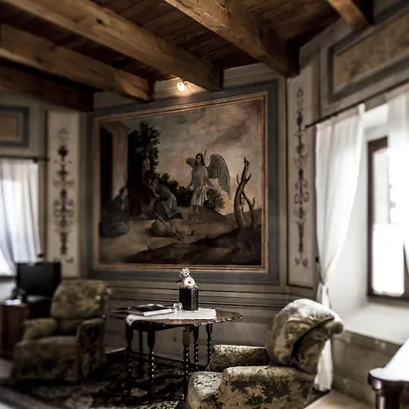 Castello Di Montegridolfo Hotel 4*