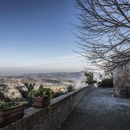 Castello Di Hotel Montegridolfo