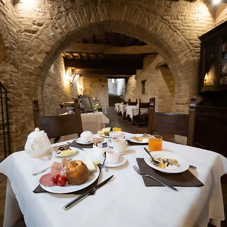 Castello Di Montegridolfo Hotel Montegridolfo