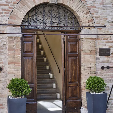 Castello Di Montegridolfo Hotel