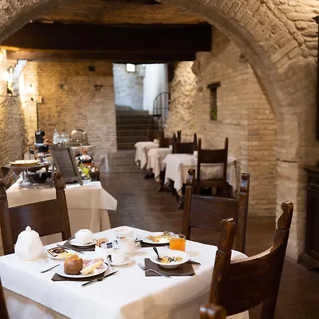 Castello Di 4* Montegridolfo