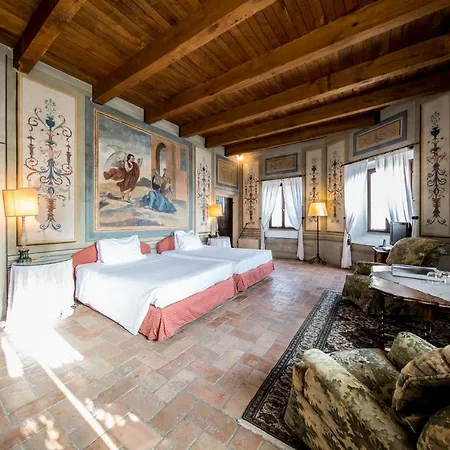 Hotel Castello Di Montegridolfo 4*