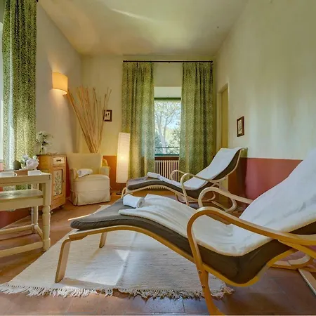 Castello Di Montegridolfo Hotel