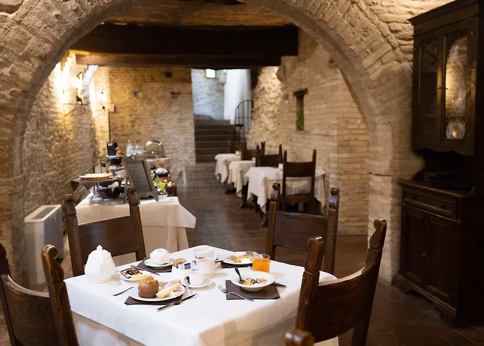 Castello Di Montegridolfo 4* Montegridolfo