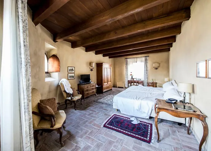 Castello Di Montegridolfo 4*